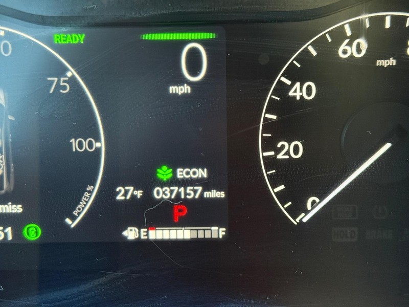 Honda CR-V Hybrid Vehicle Full-screen Gallery Image 20