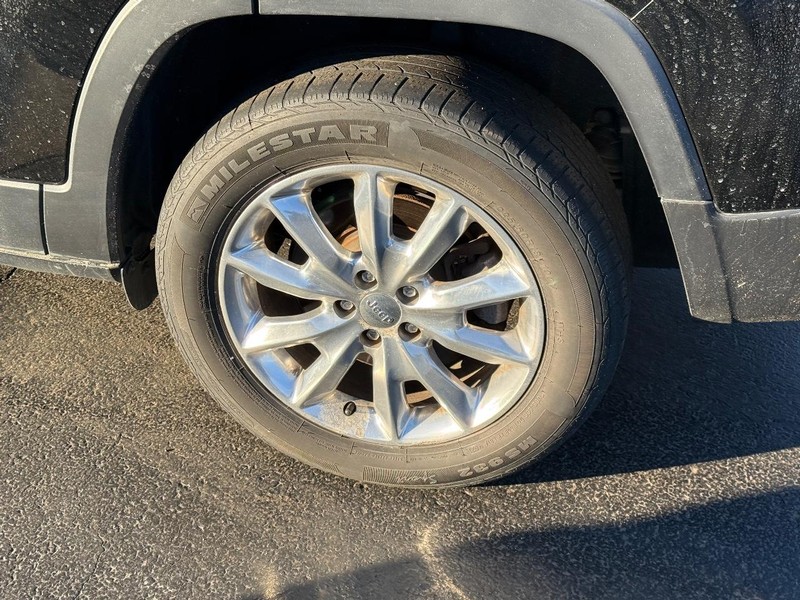 Jeep Cherokee Vehicle Full-screen Gallery Image 08