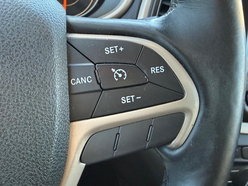 Jeep Cherokee Vehicle Full-screen Gallery Image 18