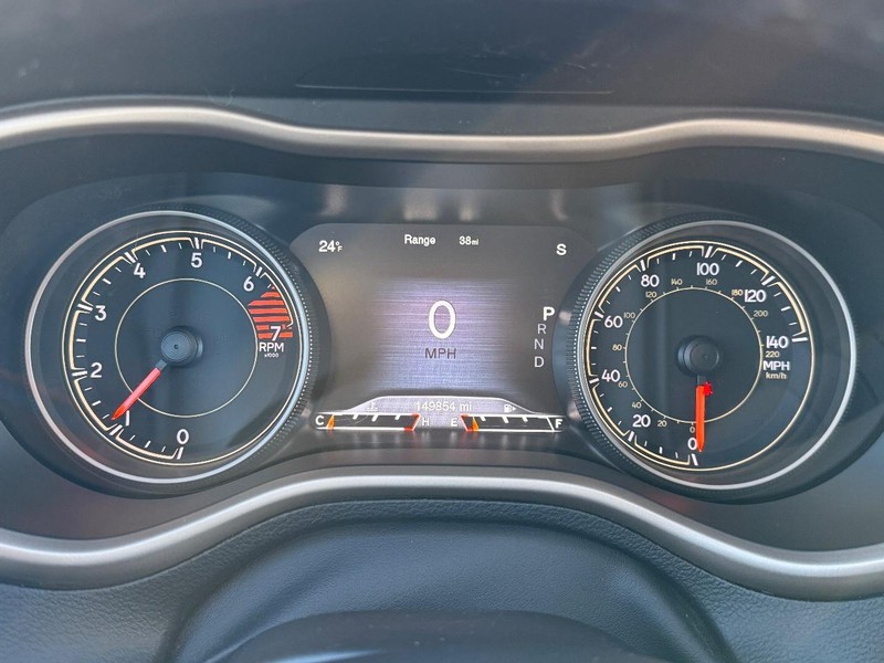 Jeep Cherokee Vehicle Full-screen Gallery Image 19