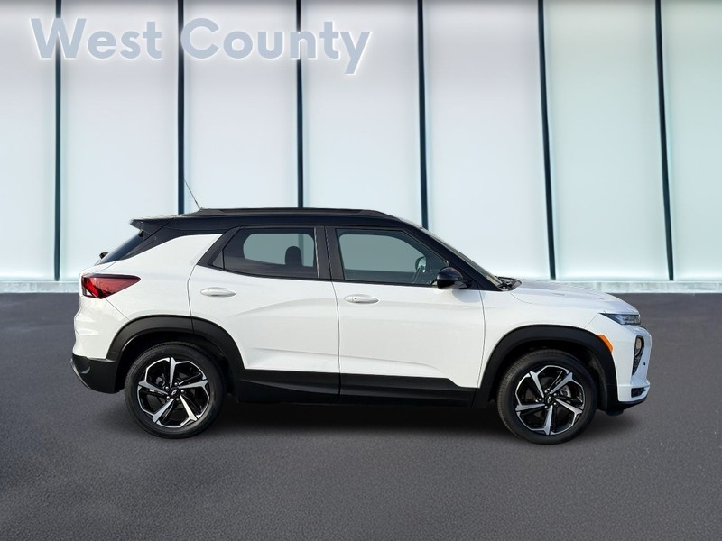 Chevrolet TrailBlazer Vehicle Full-screen Gallery Image 02