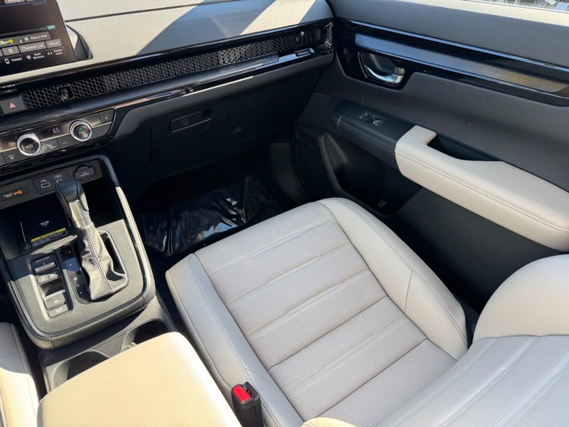 Honda CR-V Vehicle Full-screen Gallery Image 15