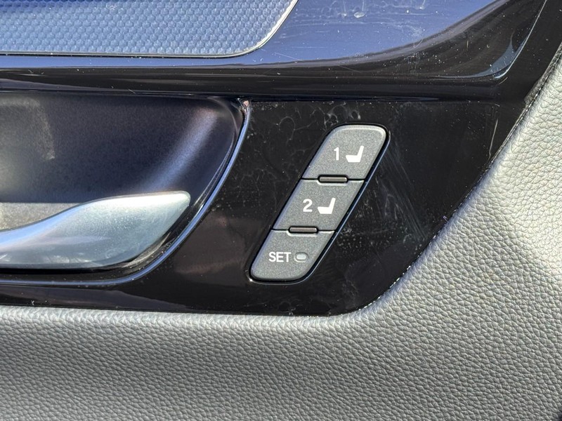 Honda CR-V Vehicle Full-screen Gallery Image 16