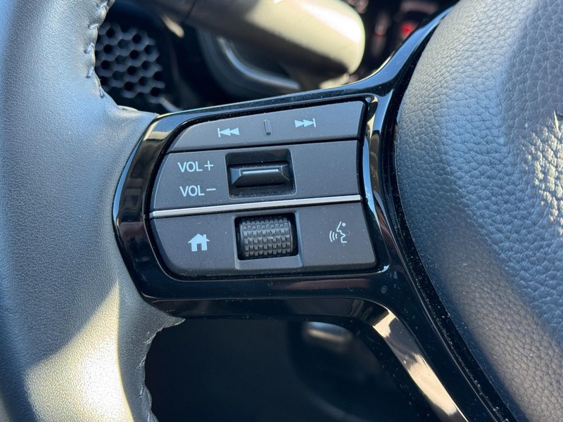 Honda CR-V Vehicle Full-screen Gallery Image 17