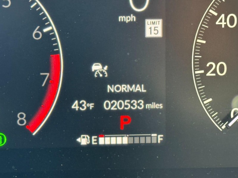 Honda CR-V Vehicle Full-screen Gallery Image 19