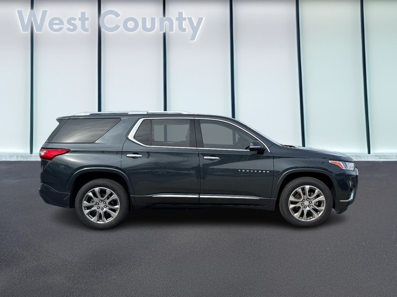 Chevrolet Traverse Vehicle Full-screen Gallery Image 02