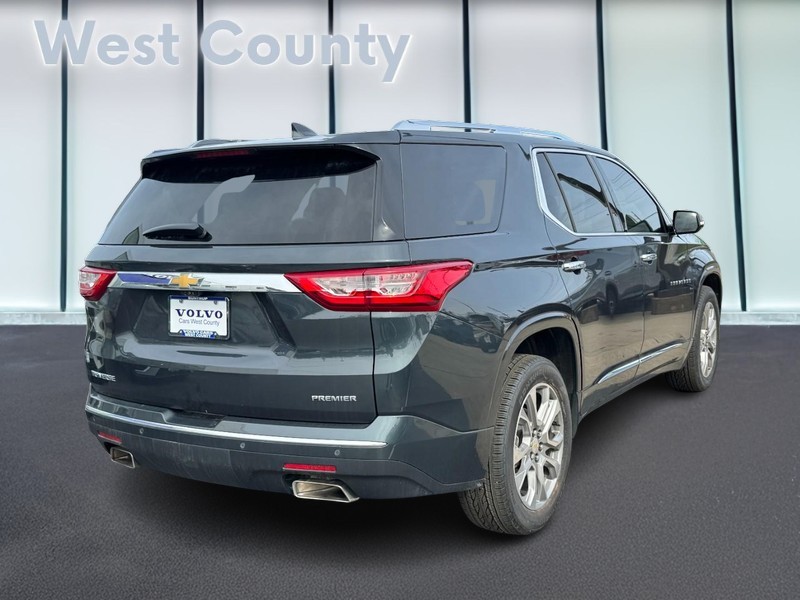 Chevrolet Traverse Vehicle Full-screen Gallery Image 03