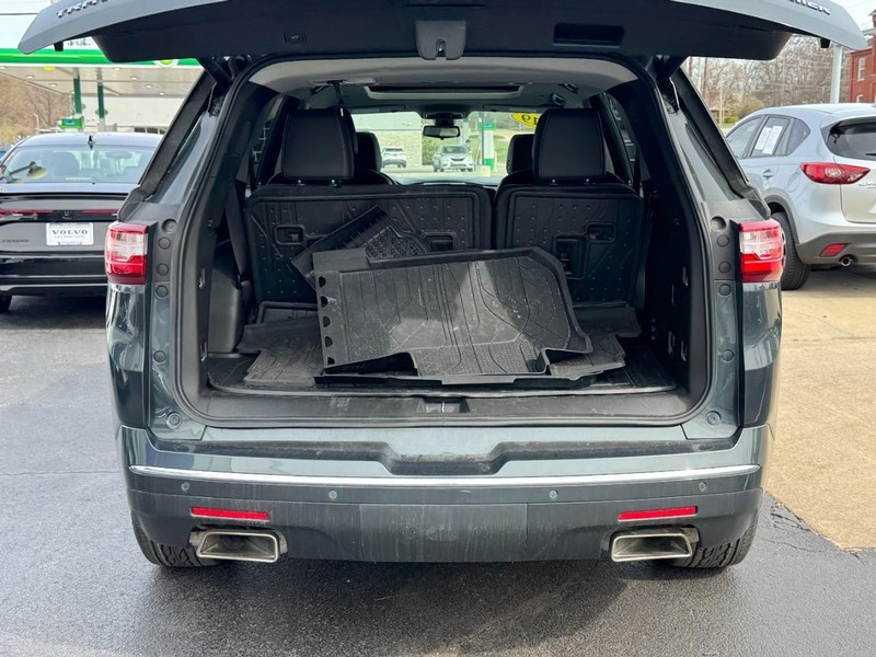 Chevrolet Traverse Vehicle Full-screen Gallery Image 04