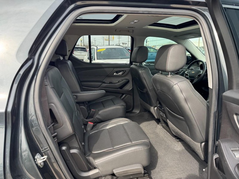 Chevrolet Traverse Vehicle Full-screen Gallery Image 10