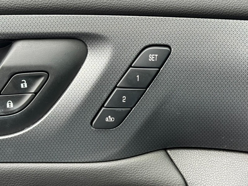 Chevrolet Traverse Vehicle Full-screen Gallery Image 17