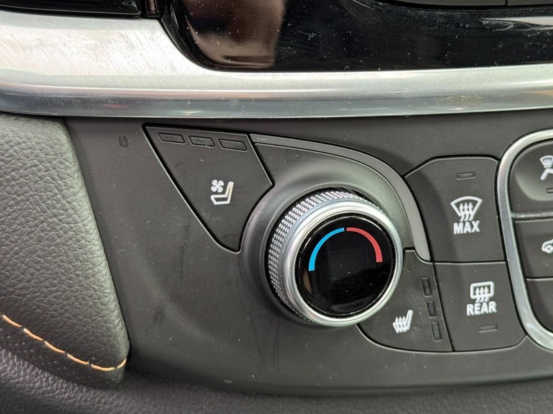 Chevrolet Traverse Vehicle Full-screen Gallery Image 21