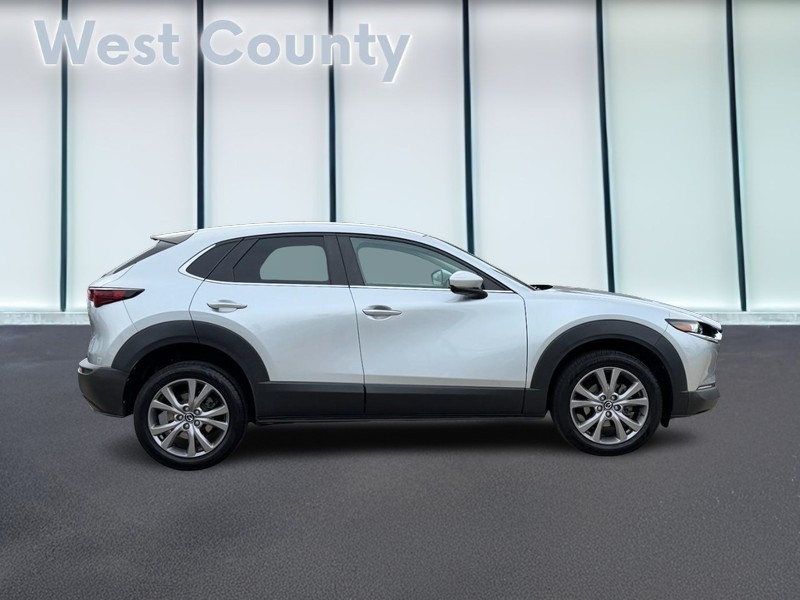 Mazda CX-30 Vehicle Full-screen Gallery Image 02
