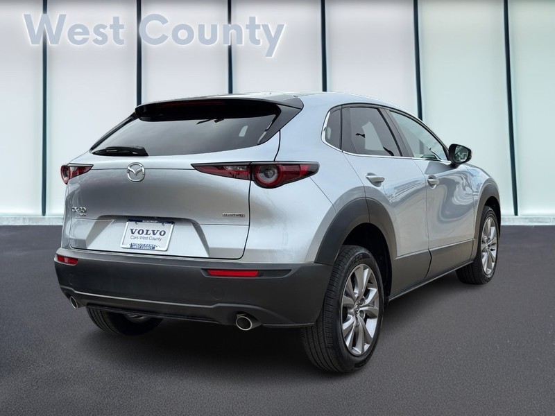 Mazda CX-30 Vehicle Full-screen Gallery Image 03