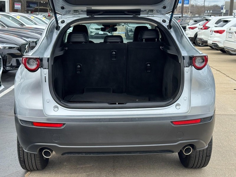 Mazda CX-30 Vehicle Full-screen Gallery Image 04