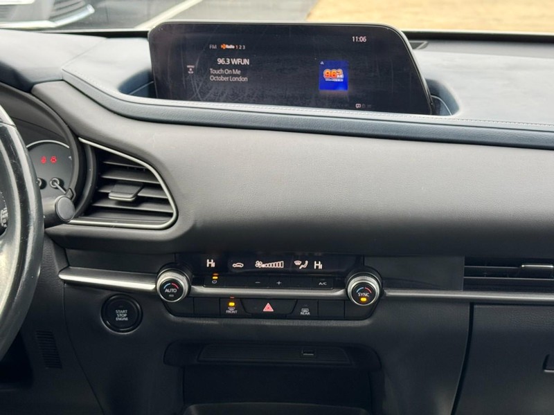 Mazda CX-30 Vehicle Full-screen Gallery Image 13