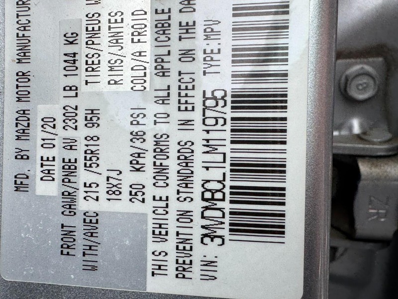 Mazda CX-30 Vehicle Full-screen Gallery Image 22