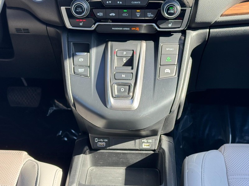 Honda CR-V Hybrid Vehicle Full-screen Gallery Image 14