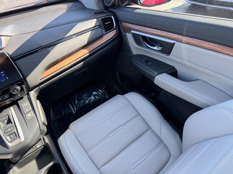 Honda CR-V Hybrid Vehicle Full-screen Gallery Image 15