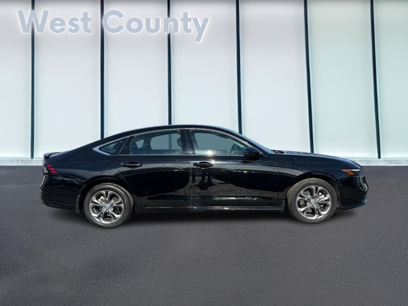 Honda Accord Hybrid Vehicle Full-screen Gallery Image 02