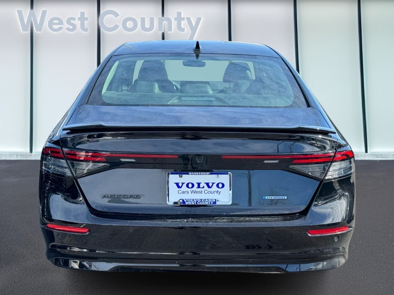 Honda Accord Hybrid Vehicle Full-screen Gallery Image 05