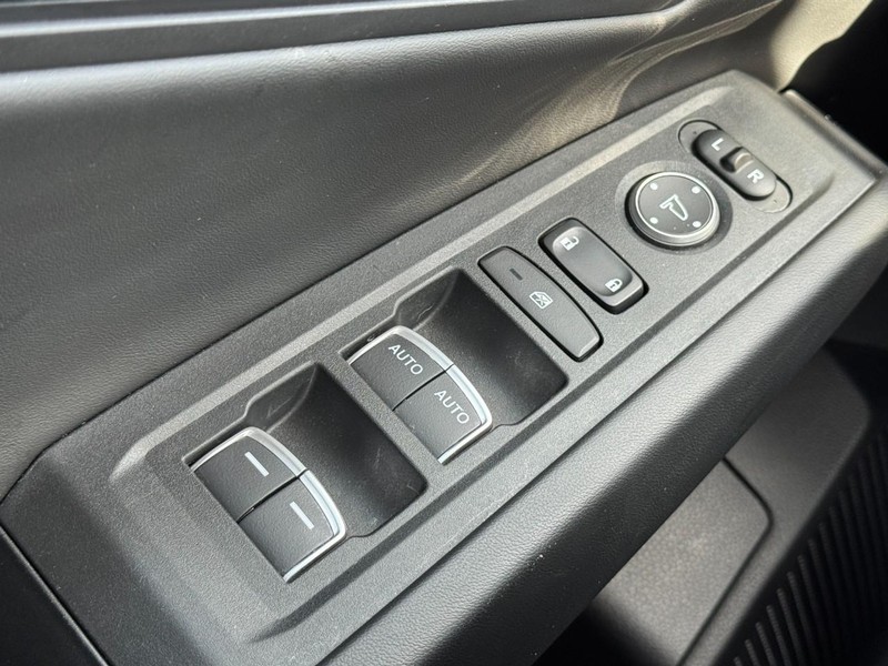 Honda Accord Hybrid Vehicle Full-screen Gallery Image 22