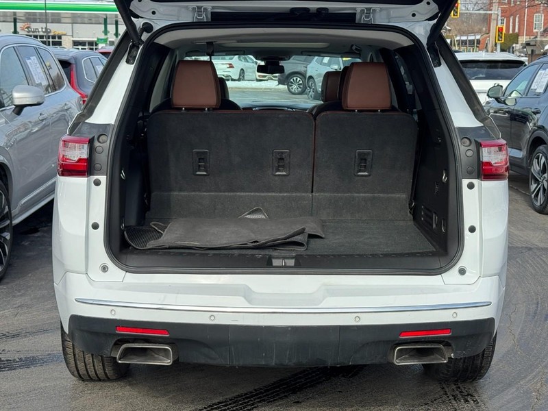 Chevrolet Traverse Vehicle Full-screen Gallery Image 04