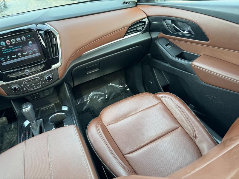 Chevrolet Traverse Vehicle Full-screen Gallery Image 16