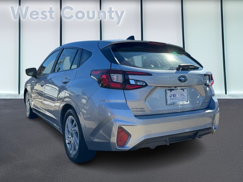 Subaru Impreza Vehicle Full-screen Gallery Image 06