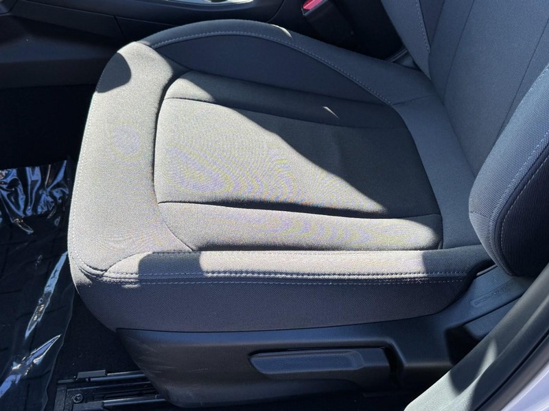 Subaru Impreza Vehicle Full-screen Gallery Image 21