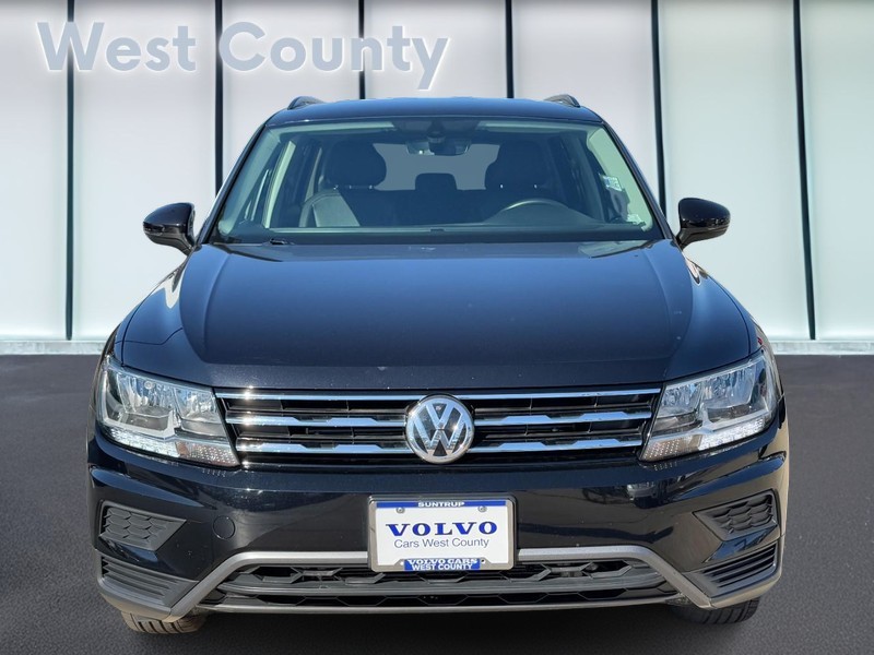 Volkswagen Tiguan Vehicle Full-screen Gallery Image 09