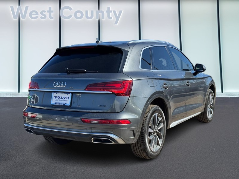 Audi Q5 Vehicle Full-screen Gallery Image 03