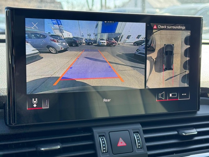 Audi Q5 Vehicle Full-screen Gallery Image 20