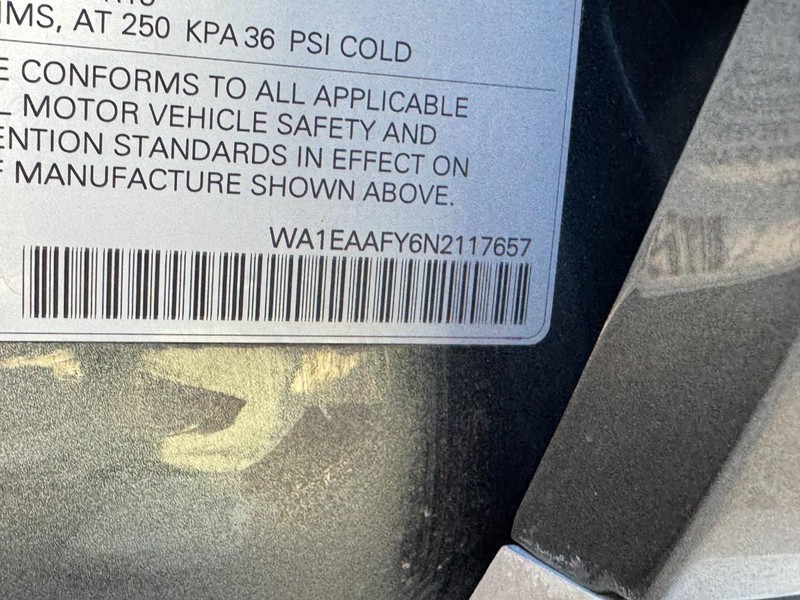 Audi Q5 Vehicle Full-screen Gallery Image 23