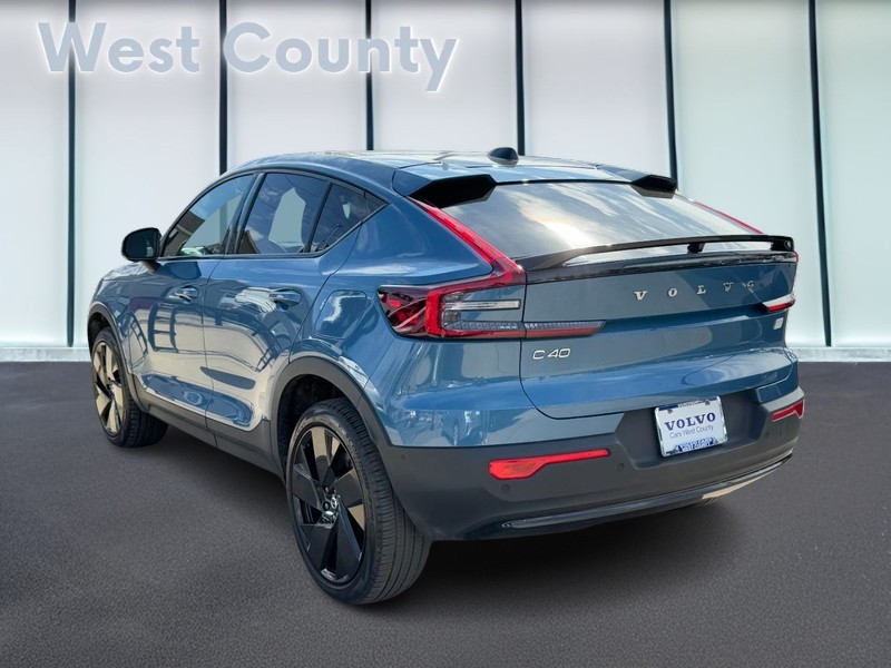 Volvo C40 Recharge Pure Electric Vehicle Full-screen Gallery Image 06