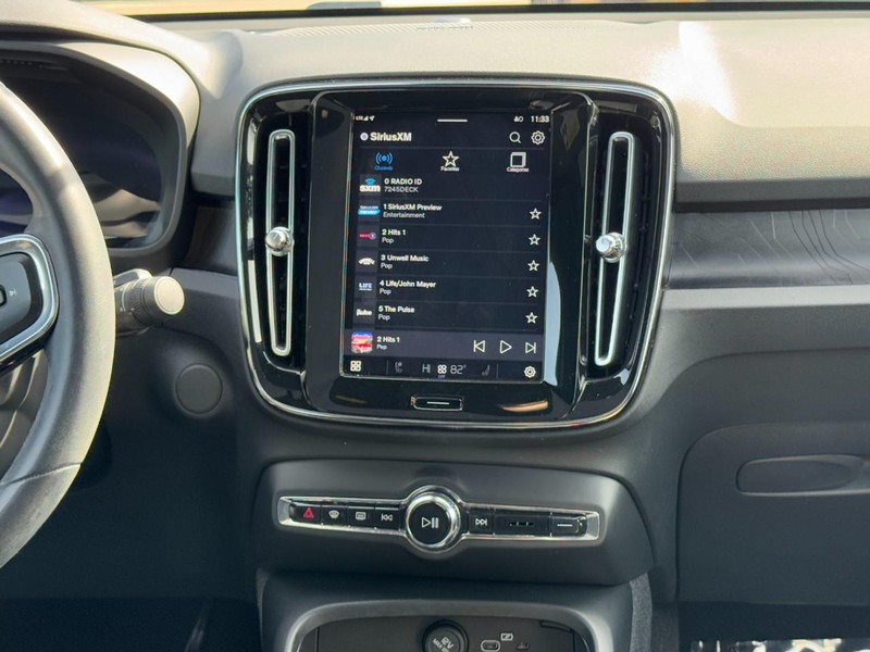 Volvo C40 Recharge Pure Electric Vehicle Full-screen Gallery Image 13