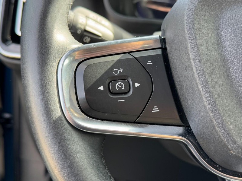 Volvo C40 Recharge Pure Electric Vehicle Full-screen Gallery Image 17