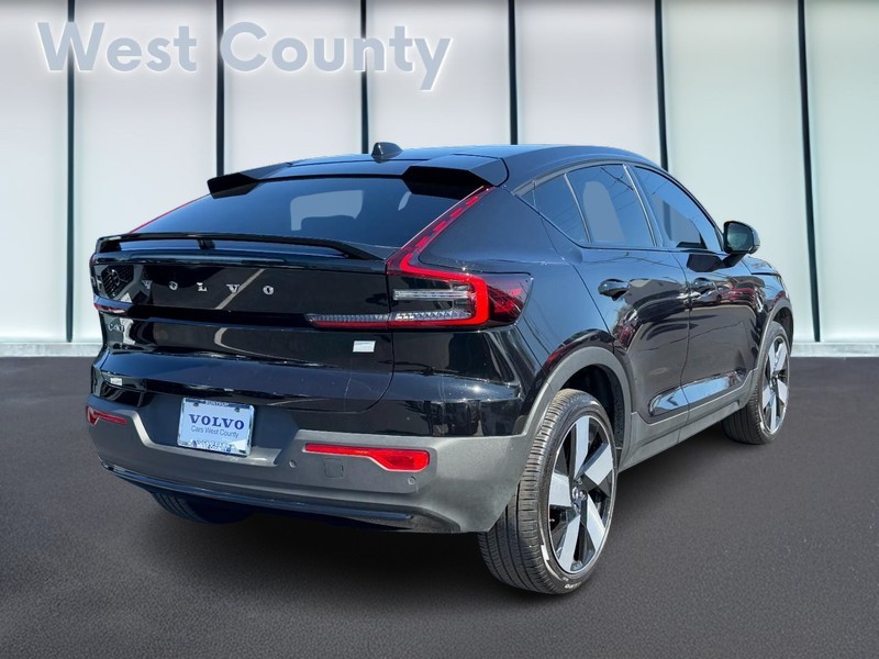 Volvo C40 Recharge Pure Electric Vehicle Full-screen Gallery Image 03