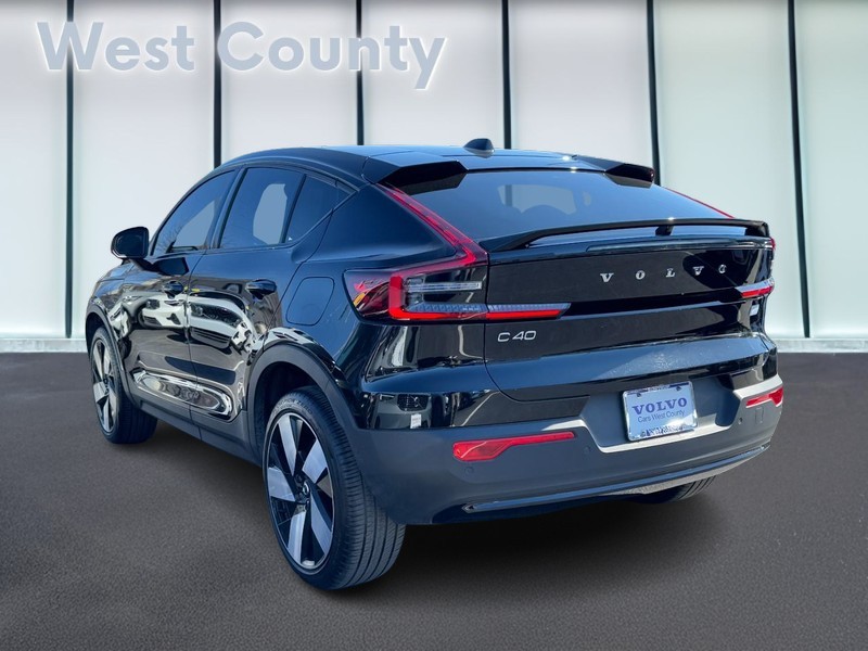 Volvo C40 Recharge Pure Electric Vehicle Full-screen Gallery Image 06