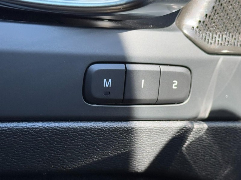 Volvo C40 Recharge Pure Electric Vehicle Full-screen Gallery Image 16