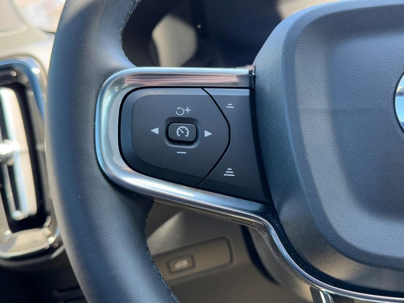 Volvo C40 Recharge Pure Electric Vehicle Full-screen Gallery Image 17