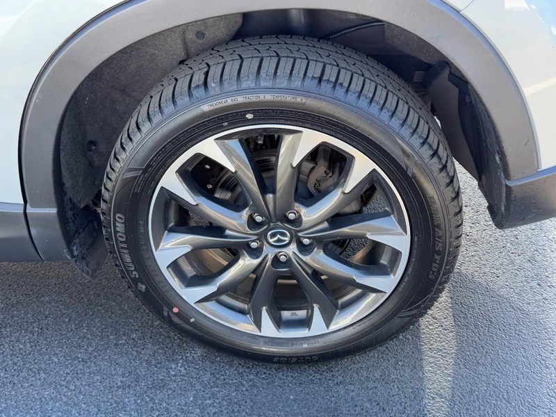 Mazda CX-5 Vehicle Full-screen Gallery Image 07