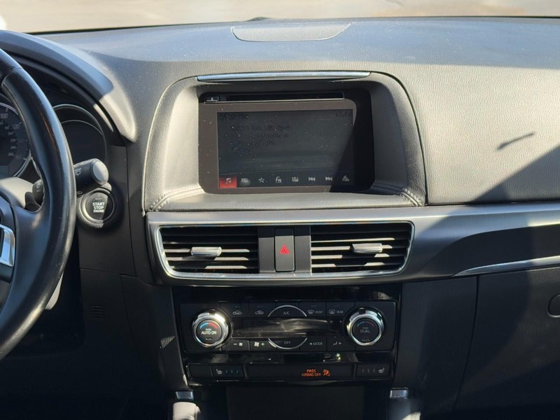 Mazda CX-5 Vehicle Full-screen Gallery Image 13