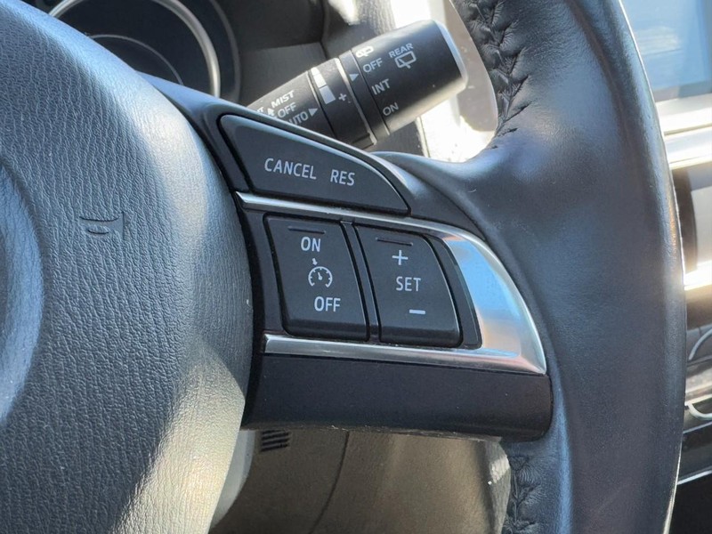 Mazda CX-5 Vehicle Full-screen Gallery Image 17