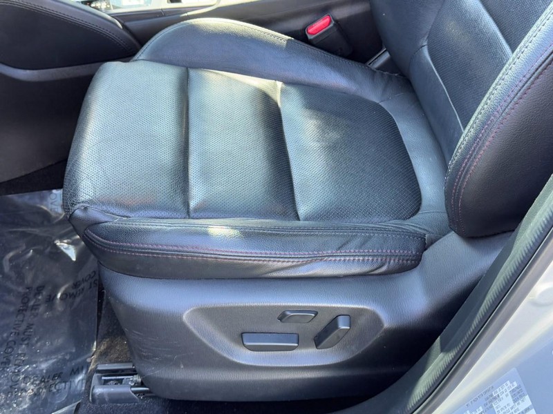 Mazda CX-5 Vehicle Full-screen Gallery Image 22