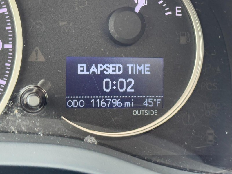 Lexus CT 200h Vehicle Full-screen Gallery Image 18