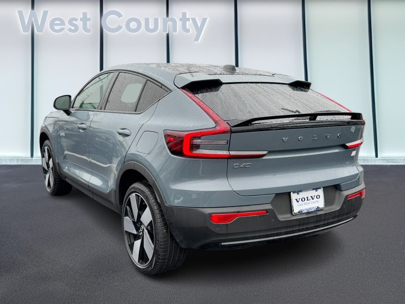 Volvo C40 Recharge Pure Electric Vehicle Full-screen Gallery Image 06