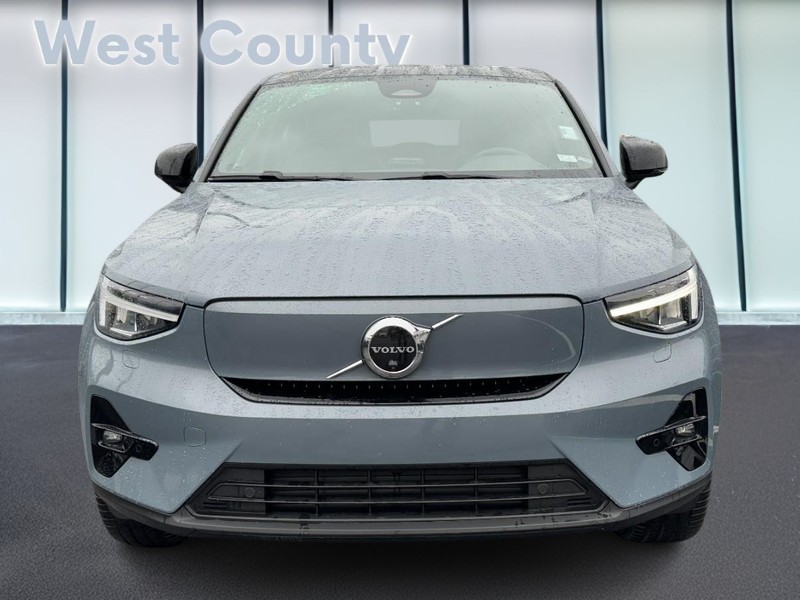 Volvo C40 Recharge Pure Electric Vehicle Full-screen Gallery Image 09