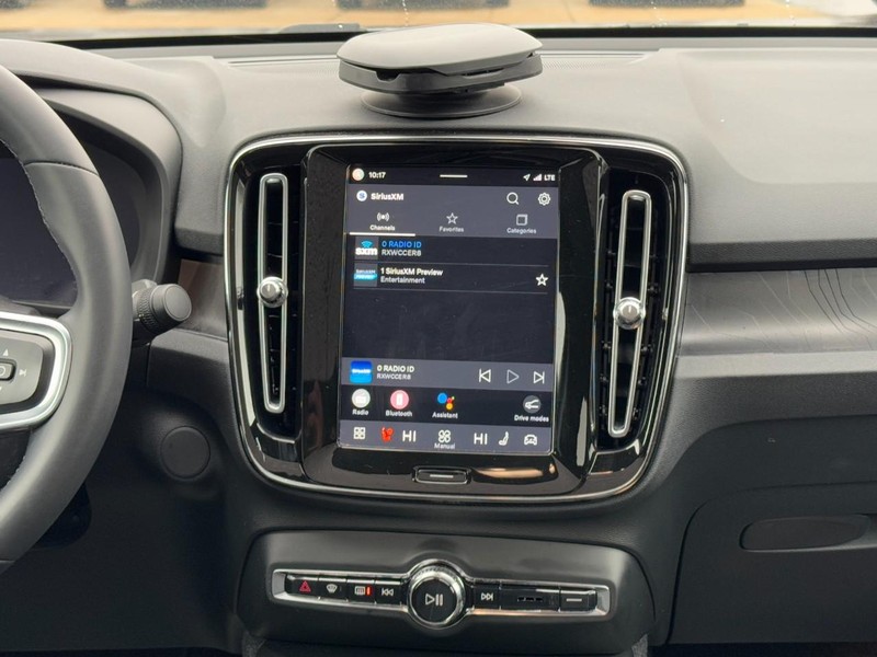 Volvo C40 Recharge Pure Electric Vehicle Full-screen Gallery Image 13