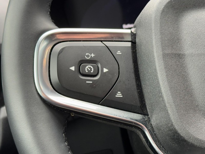 Volvo C40 Recharge Pure Electric Vehicle Full-screen Gallery Image 17