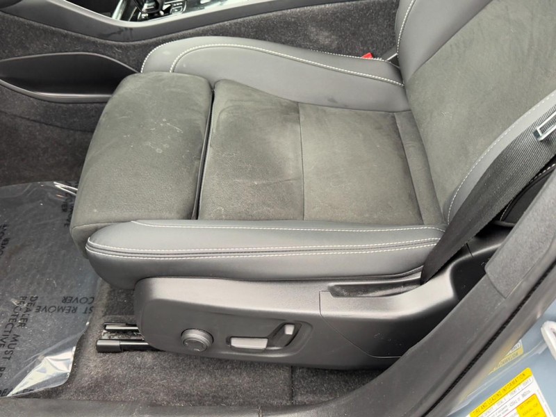 Volvo C40 Recharge Pure Electric Vehicle Full-screen Gallery Image 24